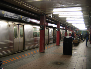 AT&amp;T, T-Mobile sign deals for NYC subway wireless network